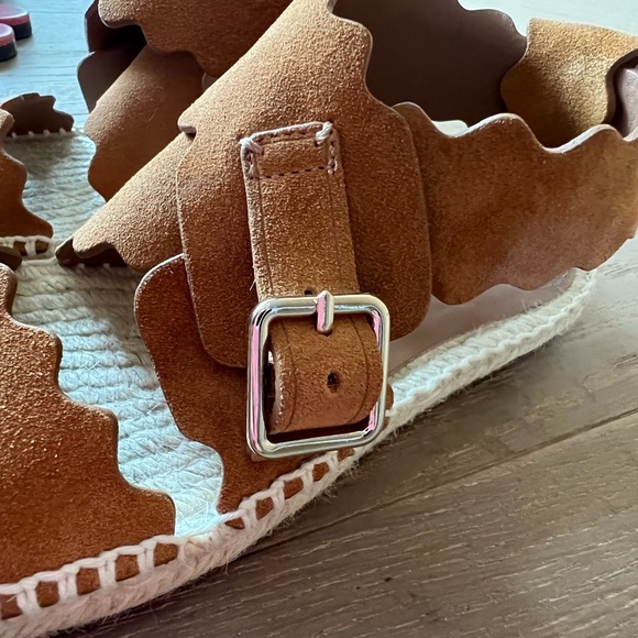 CHLOÉ
Lauren scalloped suede espadrille sandals - Picture 2 of 4